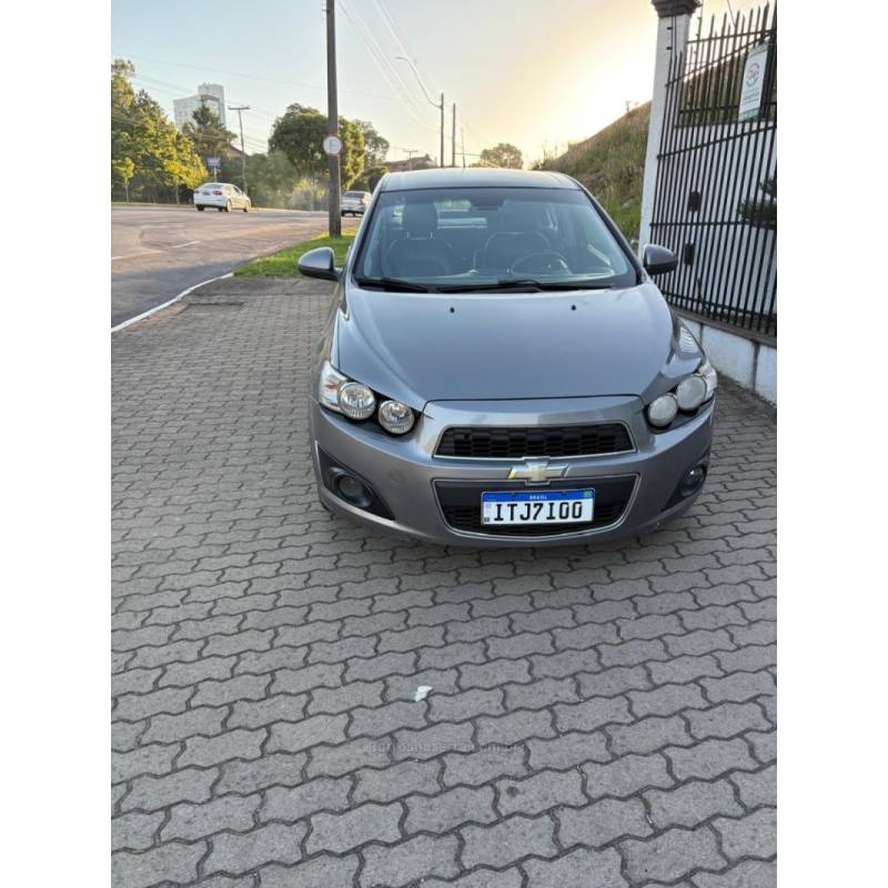 CHEVROLET - SONIC - 2012/2012 - Cinza - R$ 39.800,00