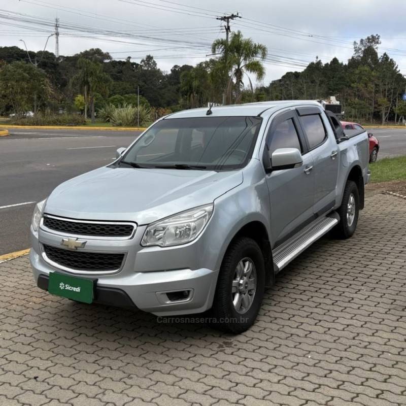 CHEVROLET - S10 - 2012/2013 - Prata - R$ 114.800,00