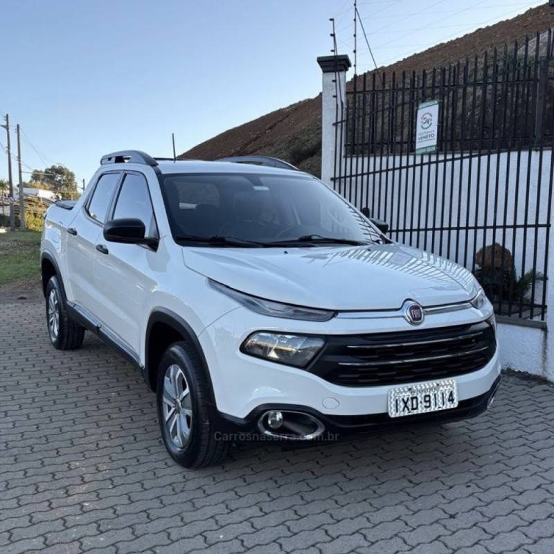 FIAT - TORO - 2016/2017 - Branca - R$ 82.800,00