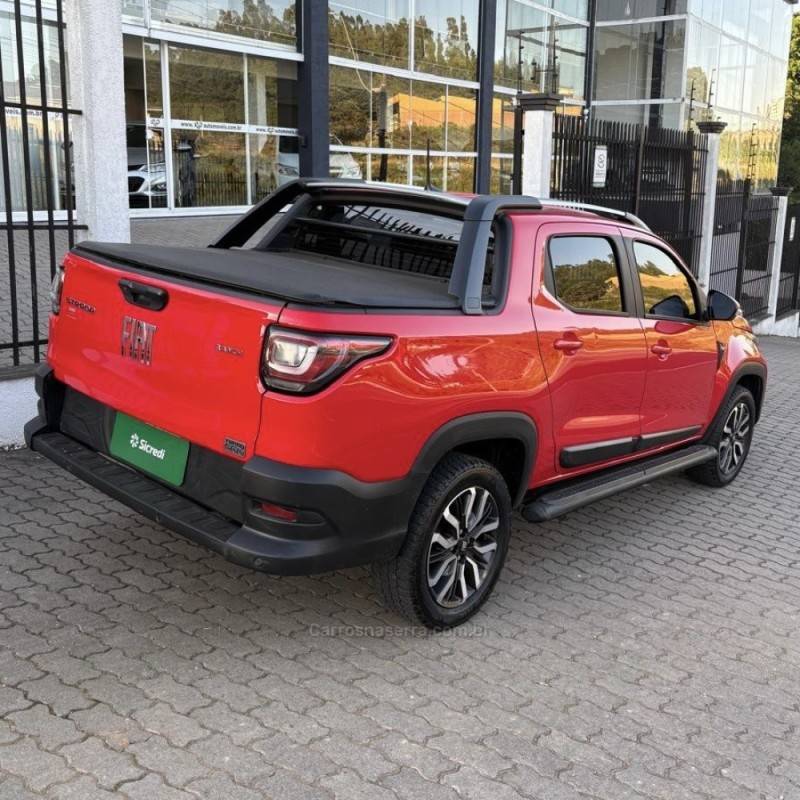 FIAT - STRADA - 2023/2024 - Vermelha - R$ 126.800,00