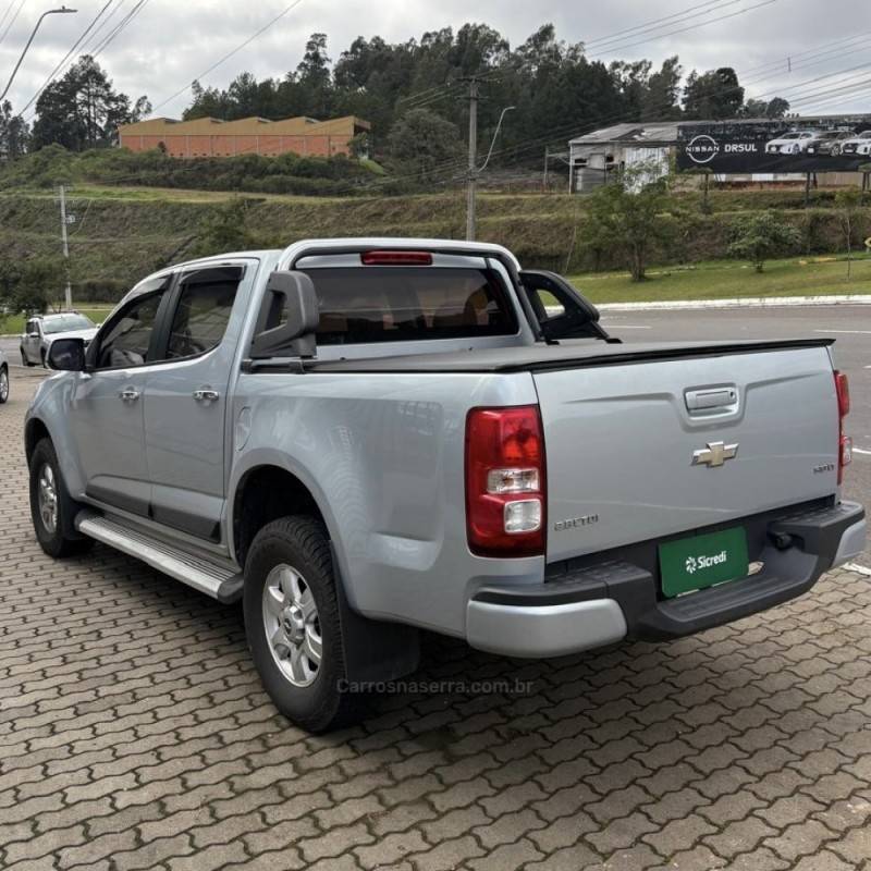 CHEVROLET - S10 - 2012/2013 - Prata - R$ 114.800,00