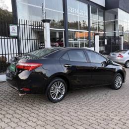 TOYOTA - COROLLA - 2016/2017 - Preta - R$ 92.800,00
