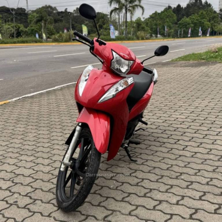 HONDA - BIZ 125 - 2018/2018 - Vermelha - R$ 13.800,00