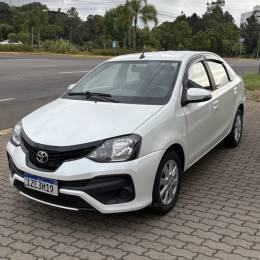 TOYOTA - ETIOS - 2019/2020 - Branca - Sob Consulta