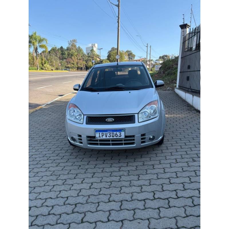 FORD - FIESTA - 2009/2009 - Prata - R$ 31.800,00