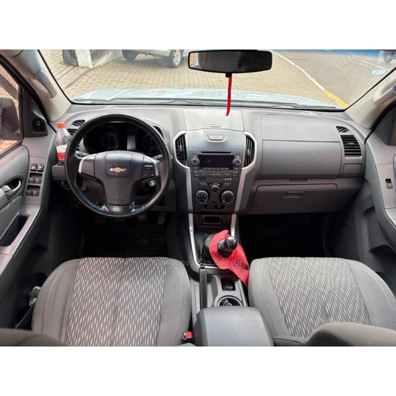 CHEVROLET - S10 - 2012/2013 - Prata - R$ 114.800,00