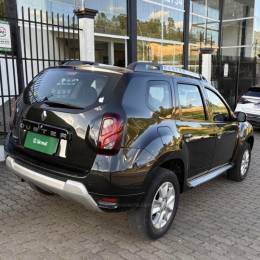 RENAULT - DUSTER - 2016/2017 - Preta - R$ 66.800,00