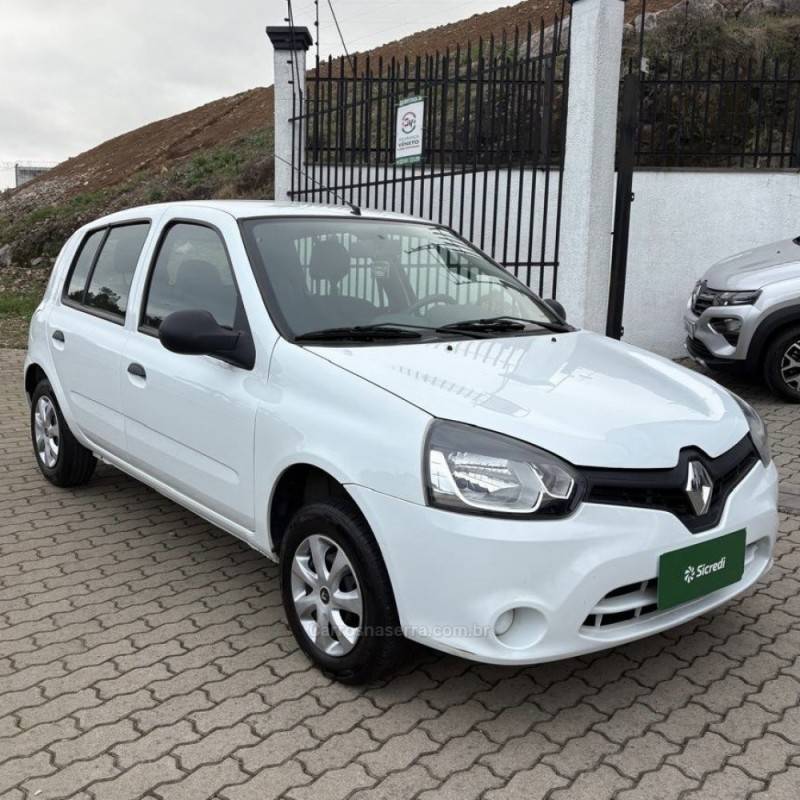 RENAULT - CLIO - 2013/2014 - Branca - R$ 30.800,00