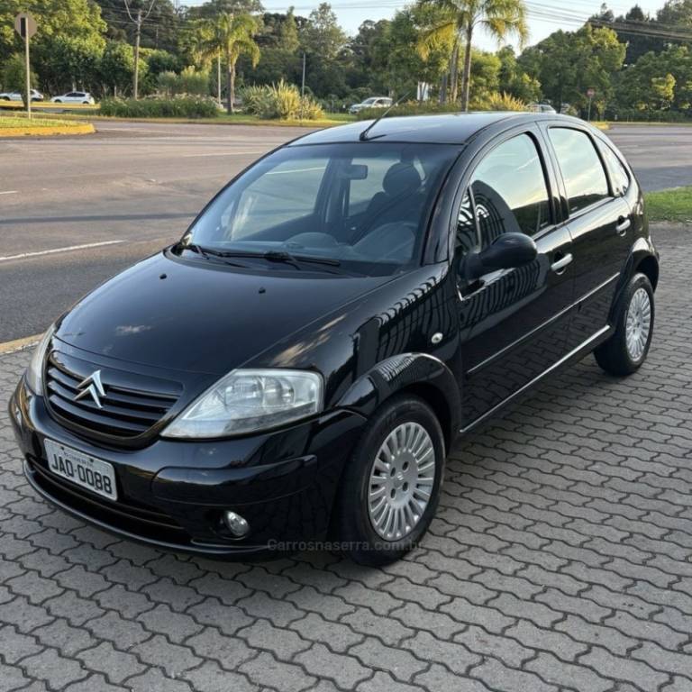 CITROËN - C3 - 2007/2008 - Preta - R$ 24.800,00